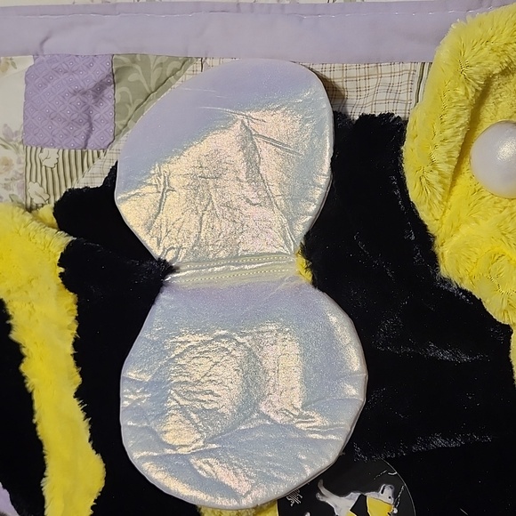 Thrills and Chills Collection Bumblebee  Costume For Dog XL New - Picture 3 of 8